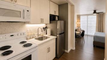 Apartamento (0 Bedroom) | Servicio de comidas en la habitación