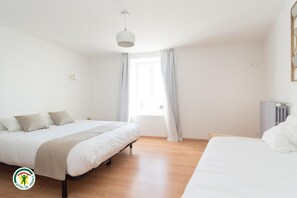 Room - Vrbo Property (GILLONNAY)