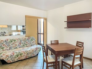 Apartemen, balkon | Area keluarga