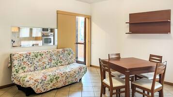 Apartment, Balcony | Living area
