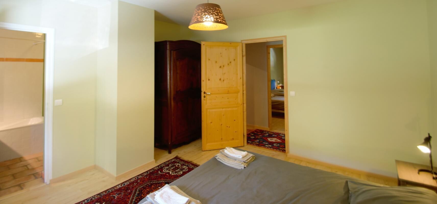2 Schlafzimmer, Reisekinderbett, kostenloses WLAN, Bettwäsche