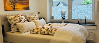 Haus am Krähenbach -Sorpe
Cozy apartment with terrace & Wi-Fi near Lake Sorpe