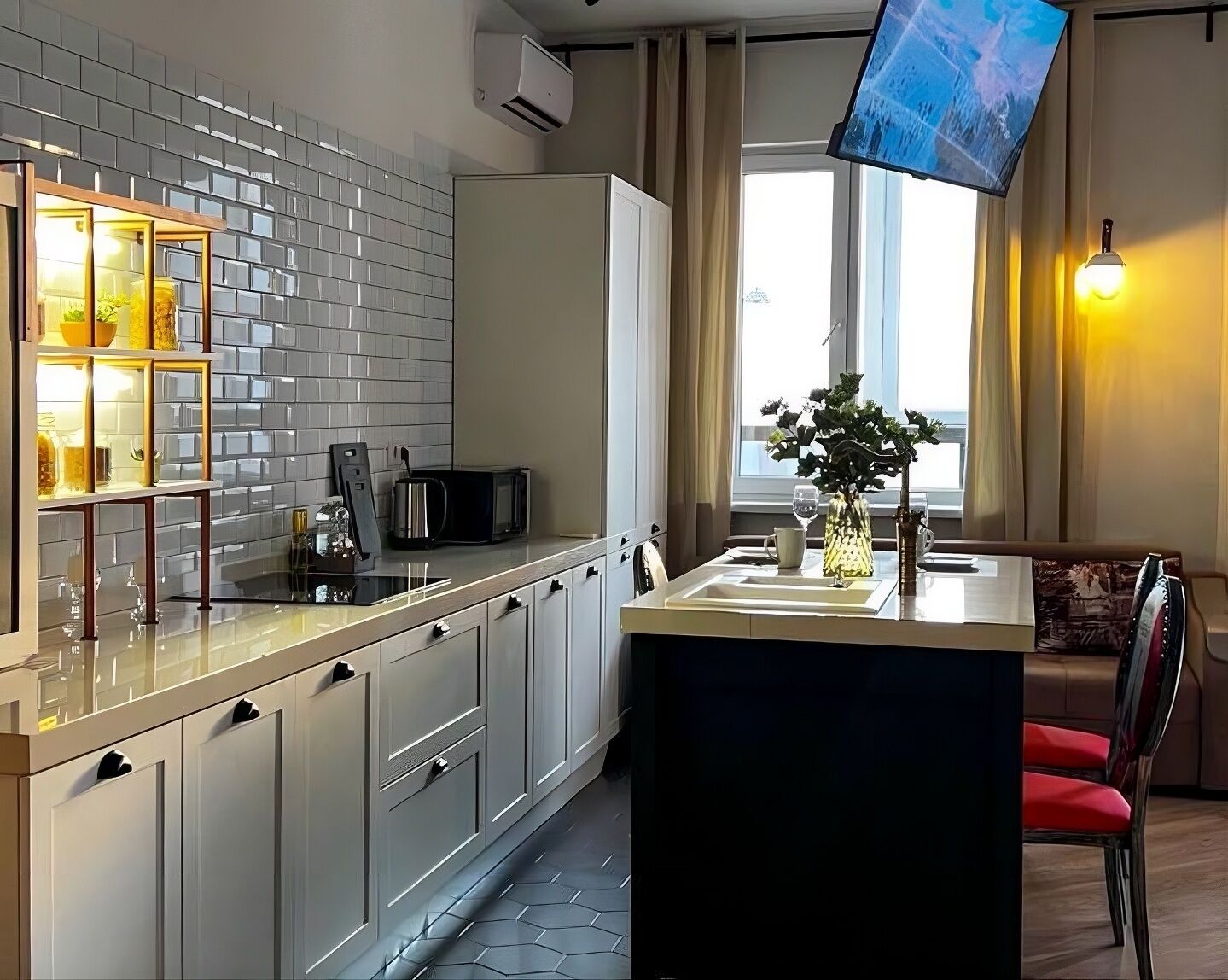 Apartamento Confort, balcón, vistas a la montaña | Restauración