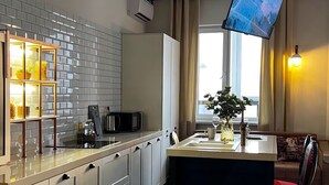 Apartamento Confort, balcón, vistas a la montaña | Restauración
