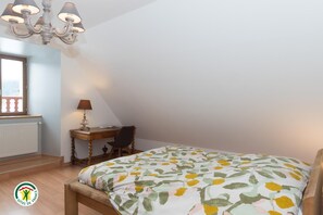4 soverom, reiseseng for barn, wi-fi (inkludert) og sengetøy