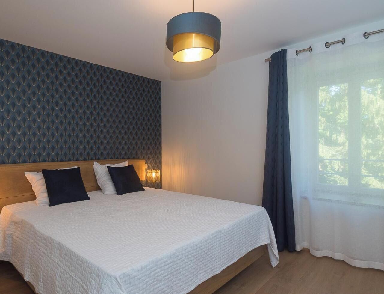 3 bedrooms, travel cot, free WiFi, bed sheets