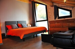Room - Vrbo Property (RENCUREL)