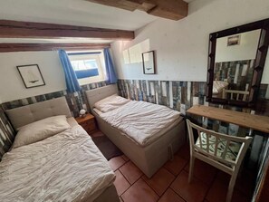 Room - Vrbo Property (Osteel)