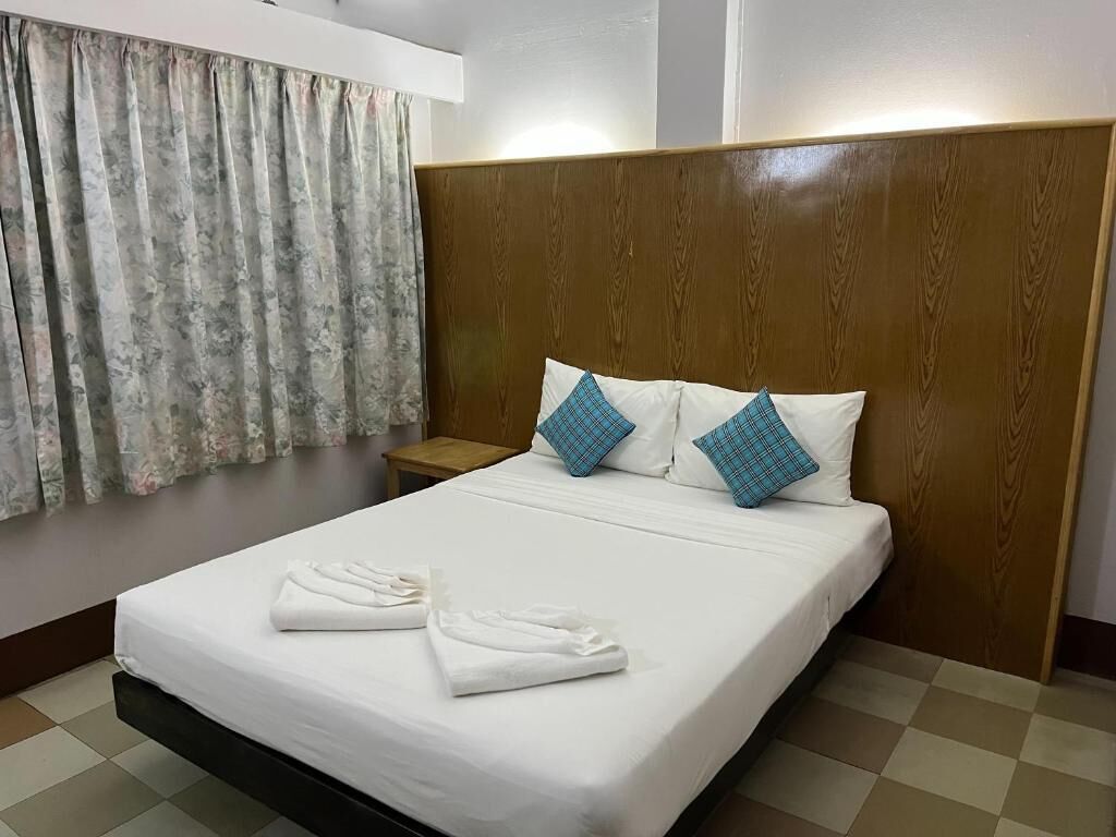 Quarto solteiro superior, vista para a cidade | Quartos à prova de som, Wi-Fi de cortesia