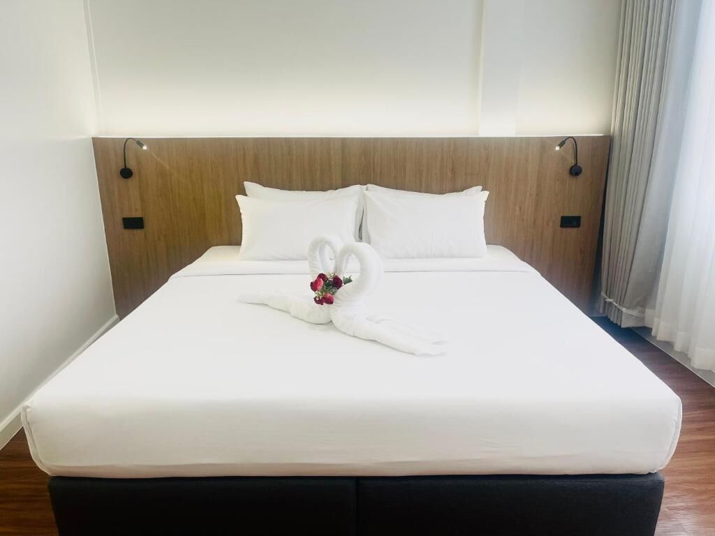Quarto casal luxo, vista para a cidade | Quartos à prova de som, Wi-Fi de cortesia
