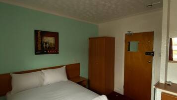 Standard-Doppelzimmer | Schreibtisch, kostenloses WLAN