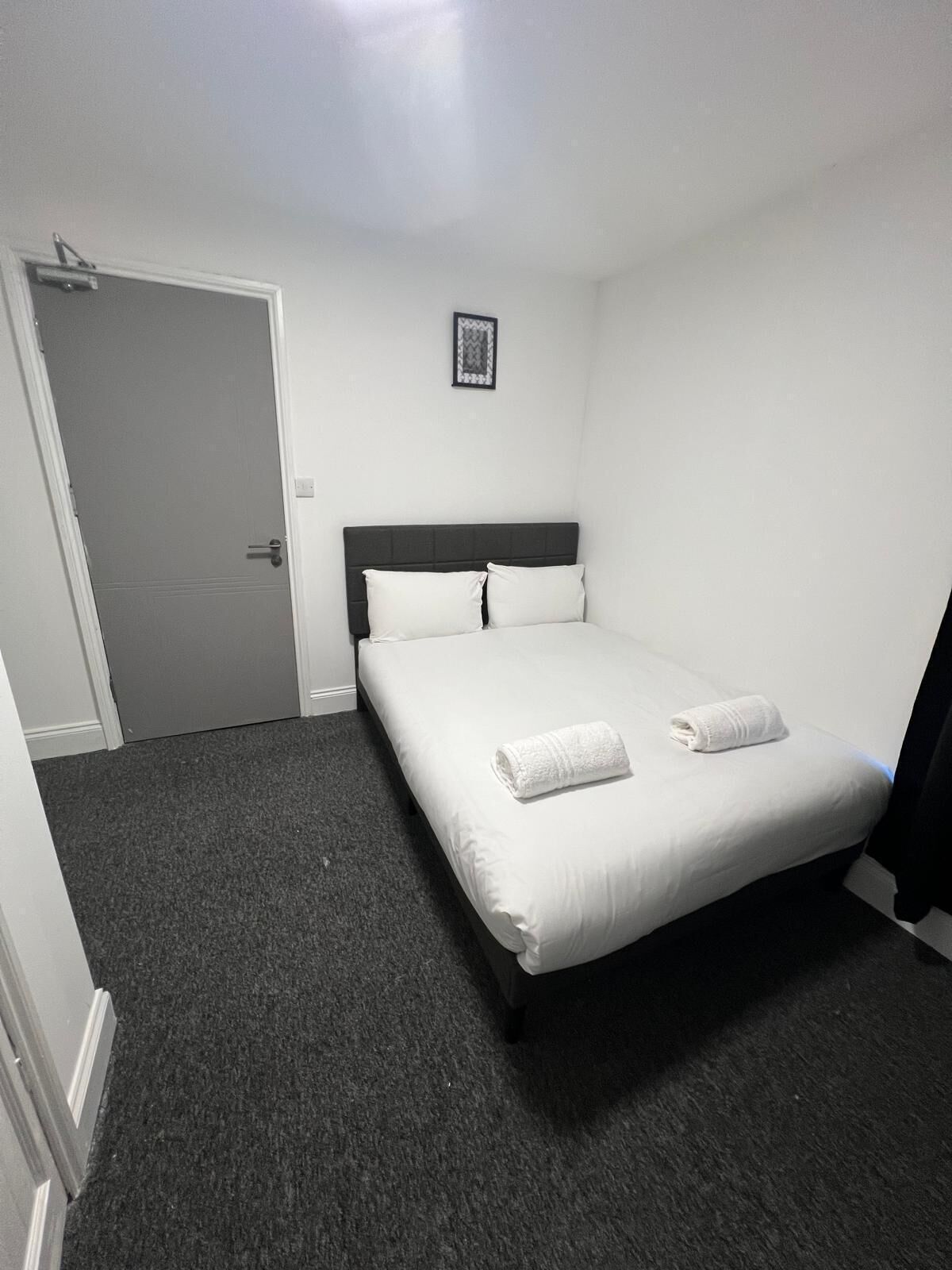 Habitación estándar doble, baño privado | Escritorio y wifi gratis