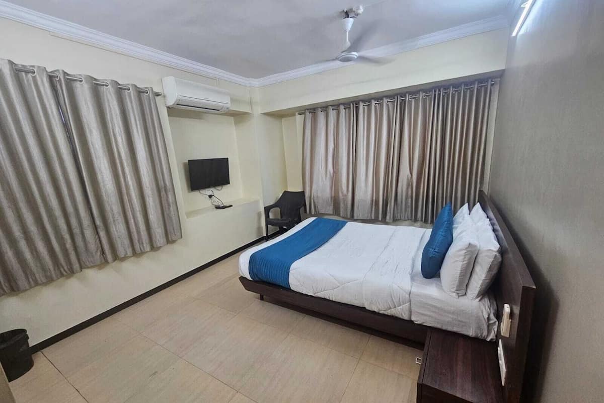 Quarto casal luxo, vista para a cidade | Wi-Fi de cortesia