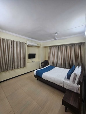 Deluxe Double Room, City View | Free WiFi - Hotel Alt Acco Keshavnagar near Kharadi (Pune)