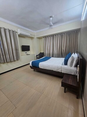 Deluxe Double Room, City View | Free WiFi - Hotel Alt Acco Keshavnagar near Kharadi (Pune)