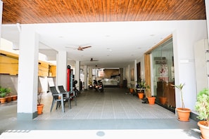 Property grounds - Hotel Divigrand (Vijayawada)