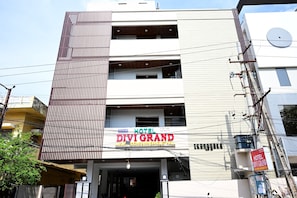 Exterior - Hotel Divigrand (Vijayawada)