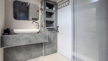 Villa, 2 Bedrooms, Private Pool, Pool View | Bathroom | Free toiletries, hair dryer, towels, soap