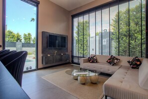 Villa, 2 habitaciones, piscina privada, vistas a la piscina | Zona de estar