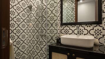 Deluxe Double Room, City View | Bathroom | Shower, free toiletries, hair dryer, towels