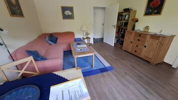Fernseher, DVD-Player, Stereoanlage
