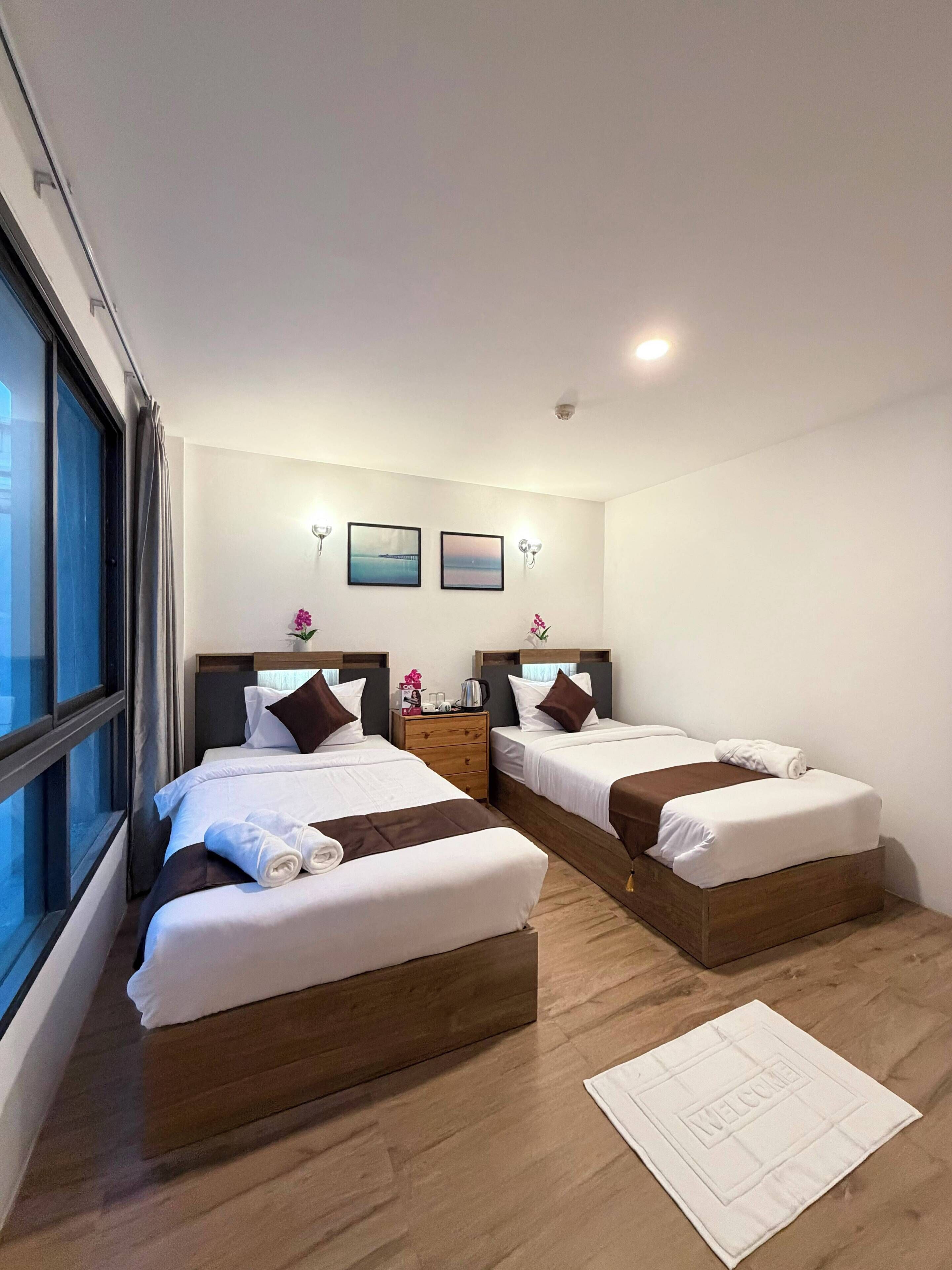 Deluxe Double or Twin Room, City View | Laptop workspace, free WiFi