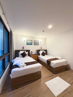 Deluxe Double or Twin Room, City View | Laptop workspace, free WiFi - N & B Home Hotel (Ratchathewi)