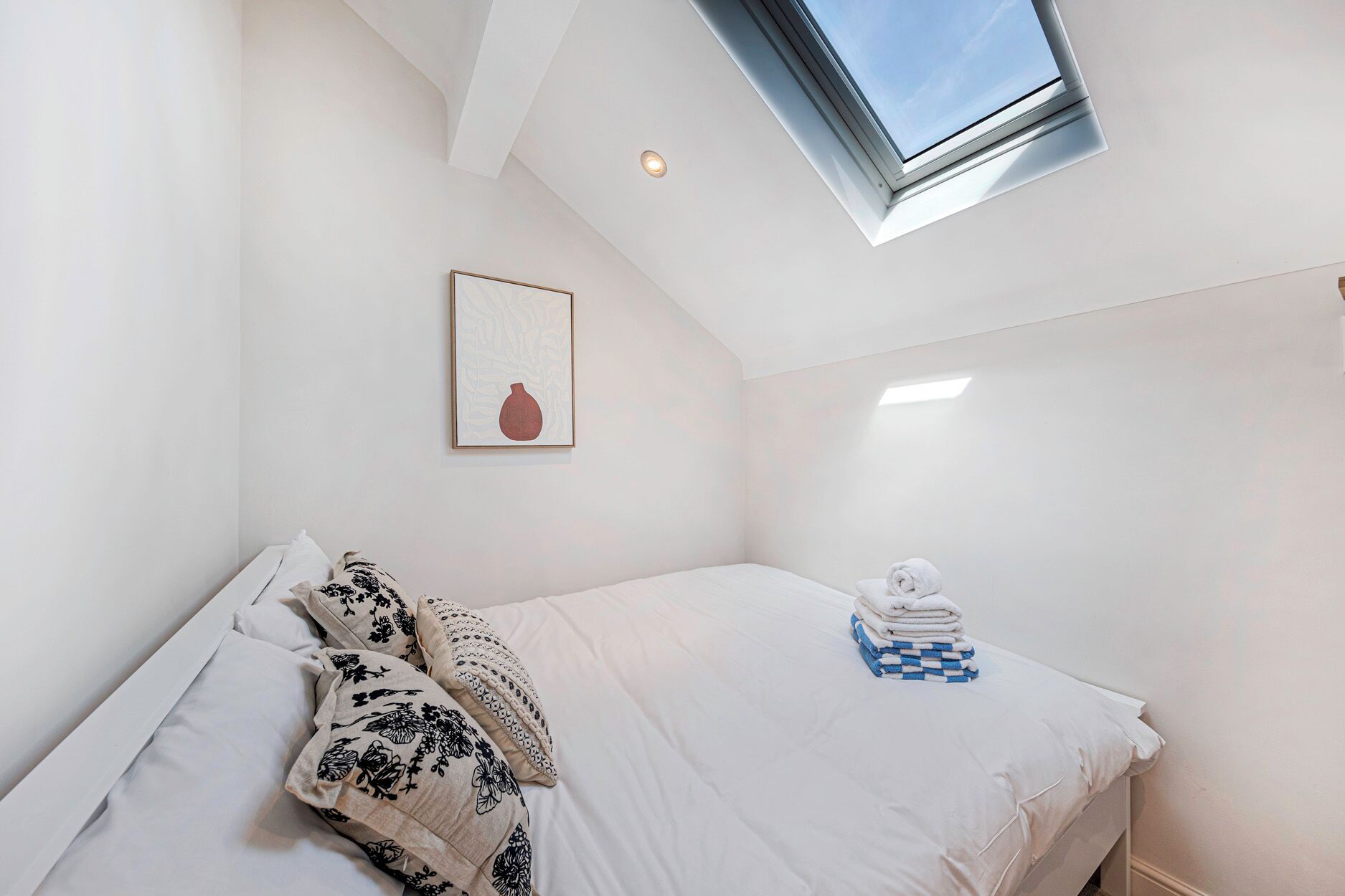 6 bedrooms, WiFi (free), individually decorated, individually furnished