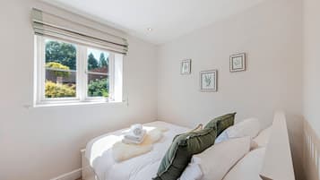 6 bedrooms, WiFi (free), individually decorated, individually furnished
