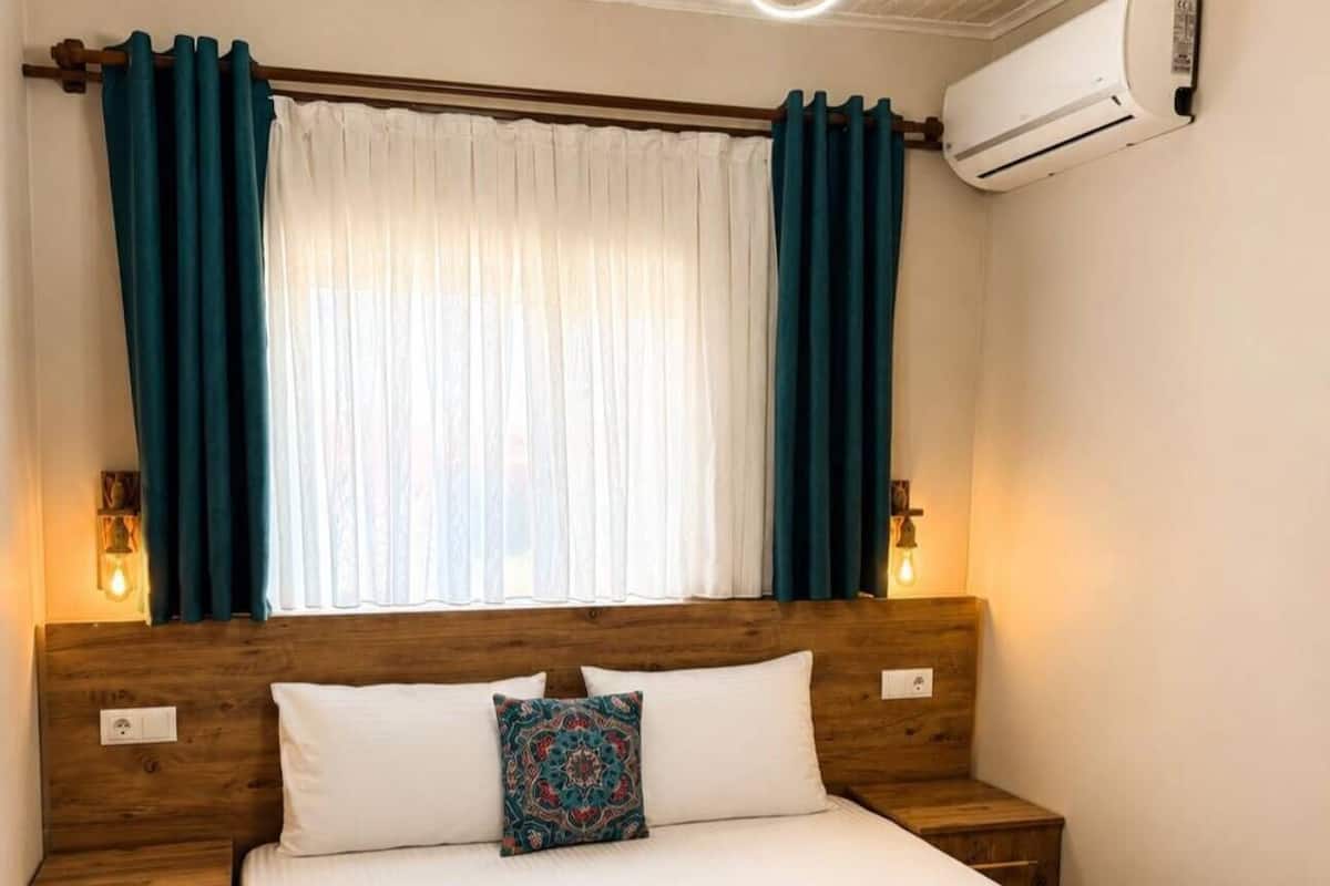 Economy Double Room | Desk, laptop workspace, WiFi (free)