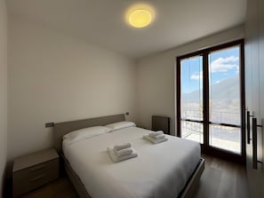 1 camera, Wi-Fi, lenzuola