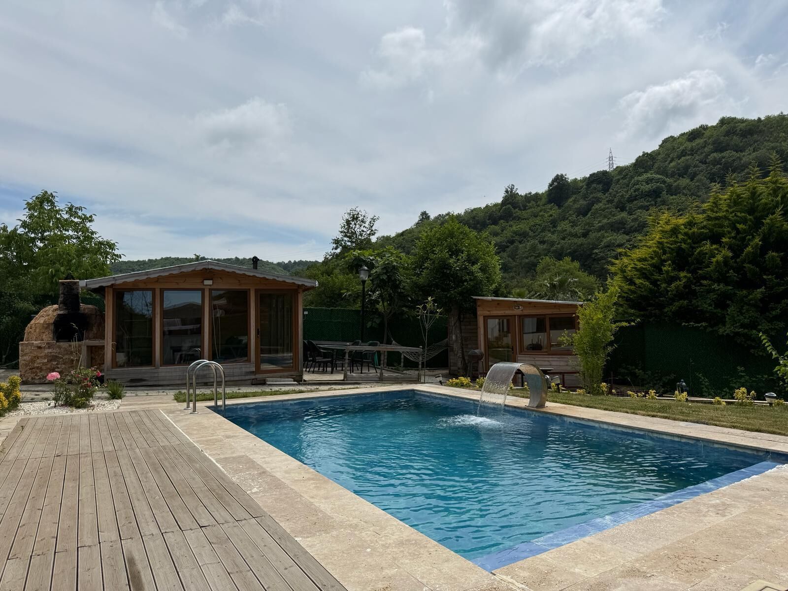 Villa Elite, piscina privada, vistas al lago | Piscina | Una piscina al aire libre