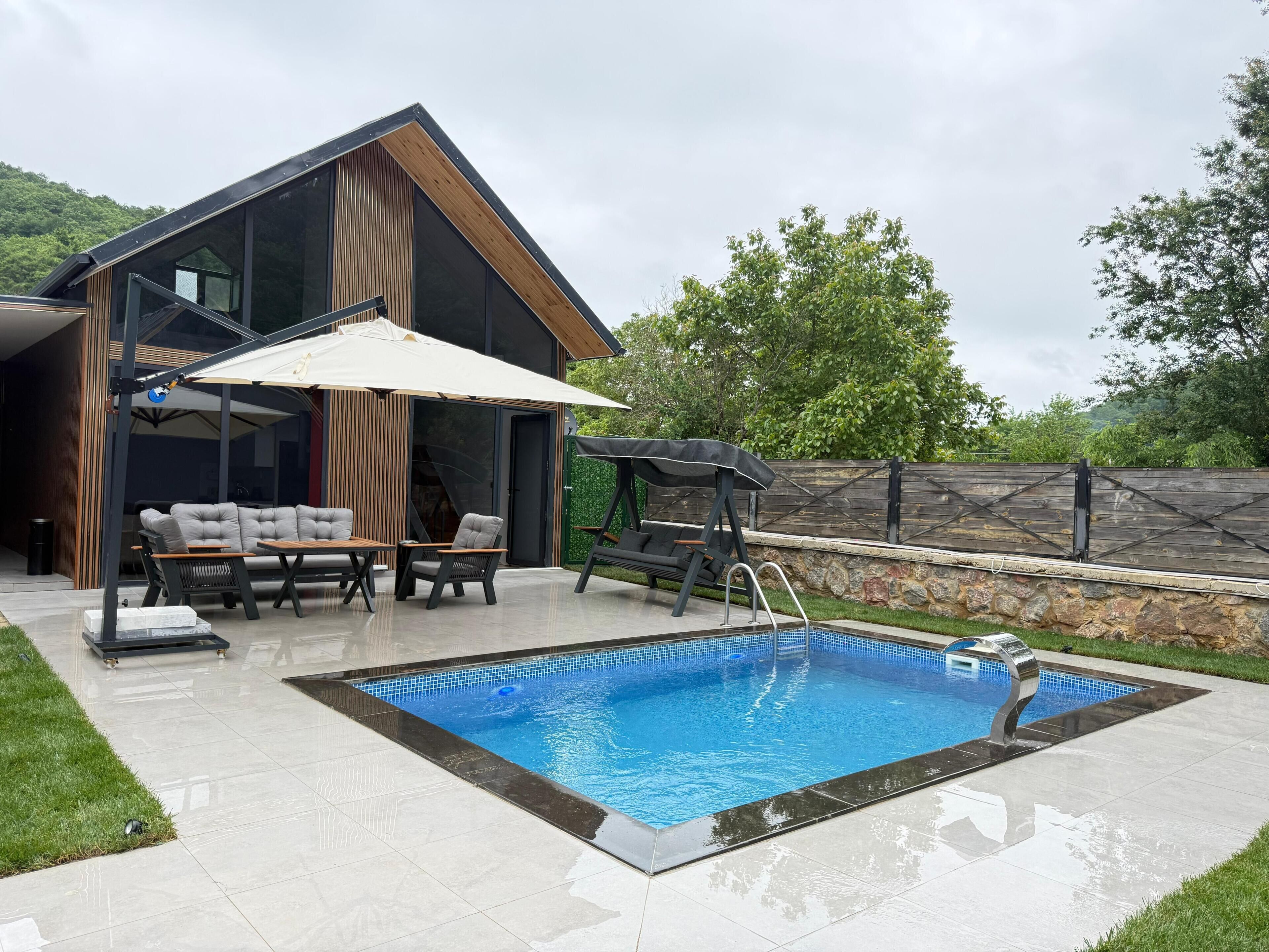 Bungalow Keluarga, kolam renang pribadi, pemandangan kebun | Wi-Fi gratis