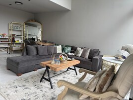 Superior Bungalow, Private Pool, Garden View | Living area