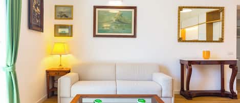 Appartement (3 Bedrooms) | Coin séjour