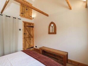 2 bedrooms, WiFi (free), individually decorated, individually furnished - Little Orchard (Salisbury)