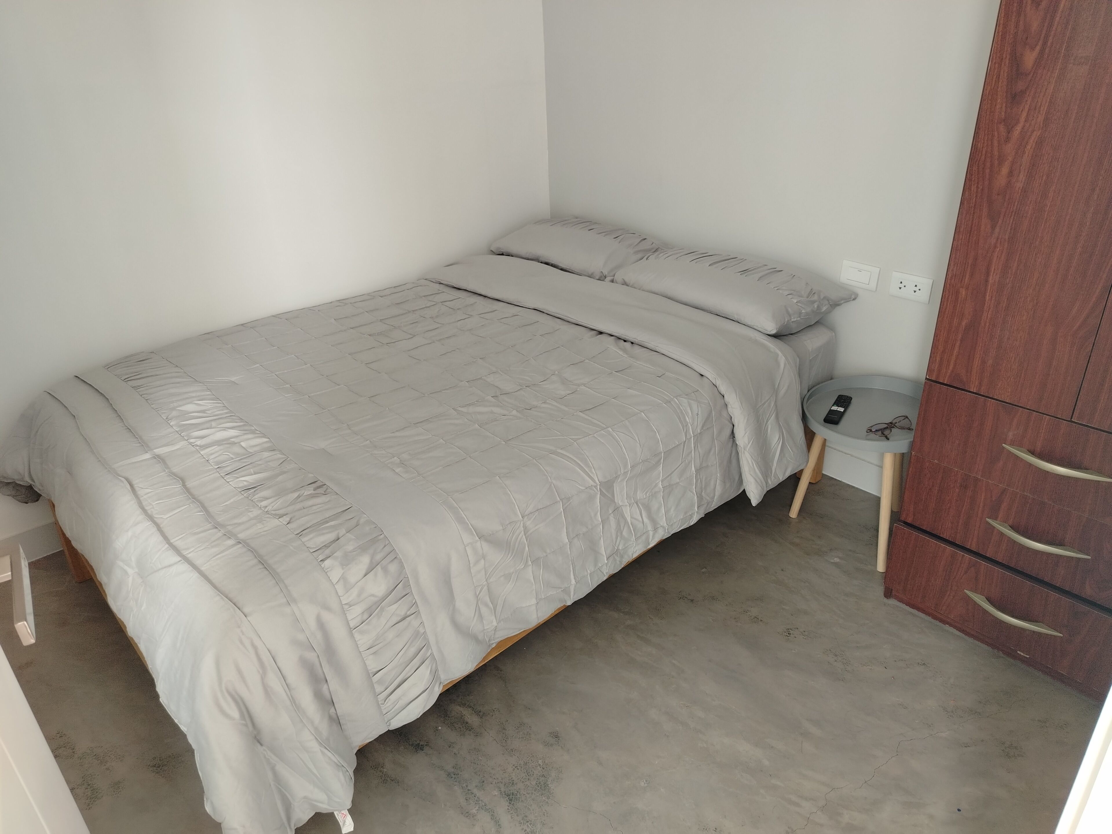 2 makuuhuonetta, silitysrauta/-lauta, ilmainen Wi-Fi, vuodevaatteet