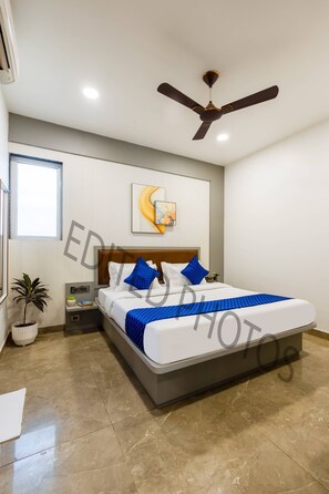 Estudio | Caja fuerte y ropa de cama