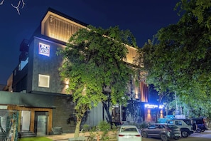 Exterior - Hotel JMD LUXE STAY (Gurugram)