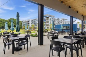 Outdoor dining - Luxury Atlanta Stay Near Food Hall & Pool (Decatur)
