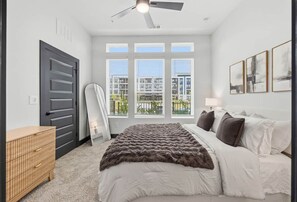 Room - Luxury Atlanta Stay Near Food Hall & Pool (Decatur)
