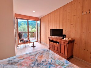 Room - Guest room with balcony - 2 guests (Rehaupal)