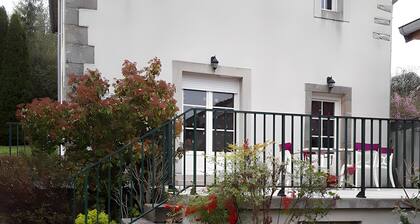 Cottage 'Gîte Bourgeois' with Private Terrace and Private Garden