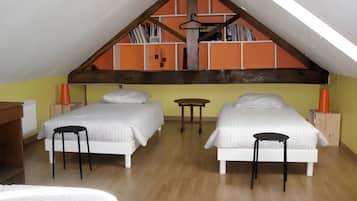 3 chambres, fer et planche à repasser, draps fournis