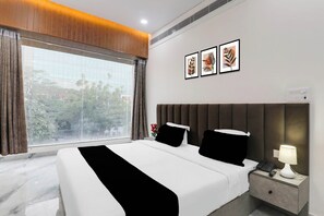 Desk, free WiFi - Collection O Quila Road Formerly JR Inn (Lucknow)