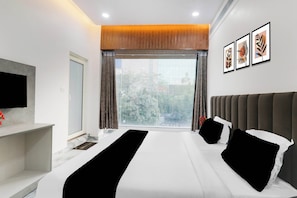 Desk, free WiFi - Collection O Quila Road Formerly JR Inn (Lucknow)