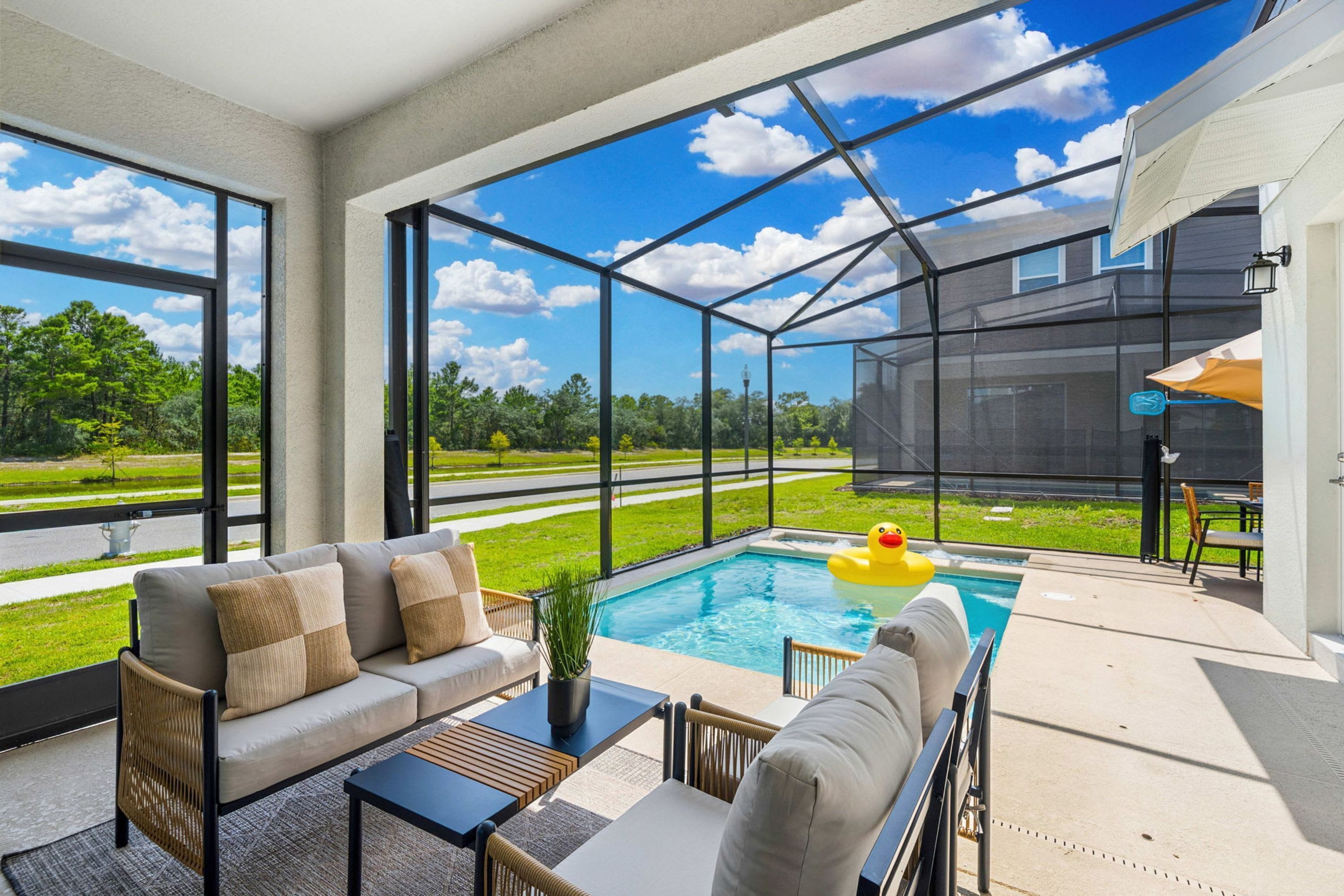 House | 5 bedrooms, high-speed internet
