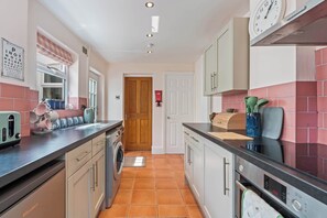 House | 2 bedrooms, Internet - Charming 2-bed Home Away From Home in Nantwich (Nantwich)