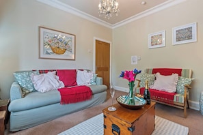 House | 2 bedrooms, Internet - Charming 2-bed Home Away From Home in Nantwich (Nantwich)
