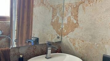 House, 3 Bedrooms, Smoking | Bathroom
